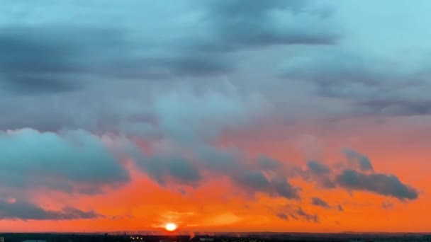 Timelapse with beautiful clouds moving on sky. — Stock Video