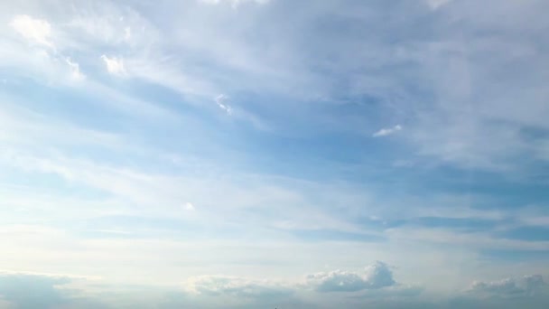 Zeitraffer mit schönen Wolken am Himmel. — Stockvideo