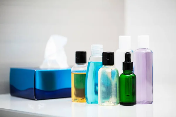 Artículos de ducha. Composición de productos cosméticos de tratamiento de spa . — Foto de Stock