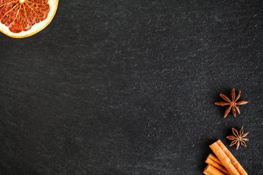 Yılbaşı süslemeleri ve metin için yeri olan yeni yıl arkaplanı