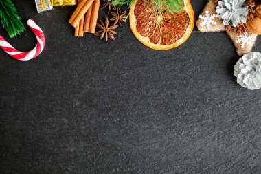 Yılbaşı süslemeleri ve metin için yeri olan yeni yıl arkaplanı