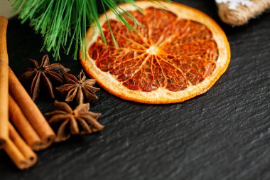 Yılbaşı süslemeleri ve metin için yeri olan yeni yıl arkaplanı