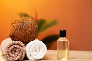 Hindistan cevizi yağına dayalı doğal kozmetik ürünleri.