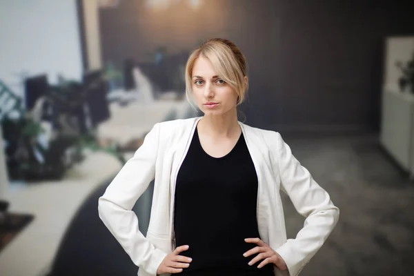 Happy Beautiful Business Woman in Office Hall — Stock Photo, Image