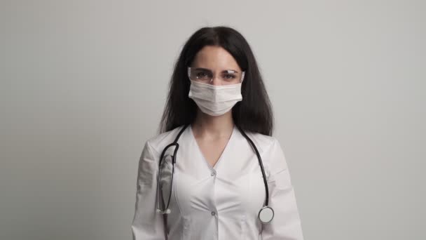Lékařky se vyzývají, aby zůstaly doma a pracovaly — Stock video