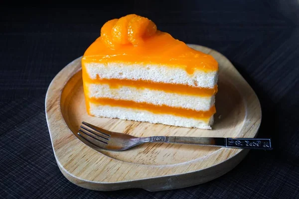 Sticky Orange Tårta Med Dessert Gaffel Träplattan — Stockfoto