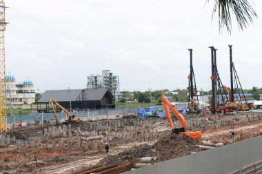 Şantiyede Kazık ve Kule Vinç. Bangkok, Tayland. J