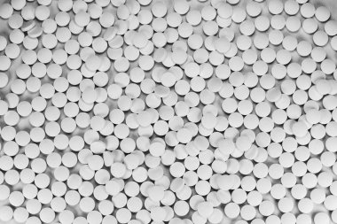 Beyaz haplar, beyaz arka plan tabletler.