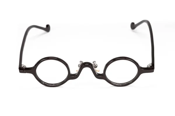Vintage okrągłe okulary na białym tle. — Zdjęcie stockowe