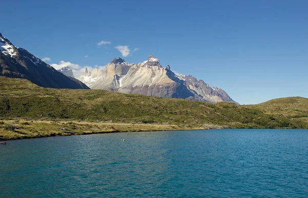 Cuernos Del Paine Met Uitzicht Blauwe Hemel Van Lake Pehoe — Stockfoto