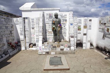 Anma töreninde Indio Desconocido, Mezarlığı, Punta Arenas, Şili'deki Belediye mezarlığında bir efsane. Punta Arenas başkentidir Antartica Chilena ve Magallanes