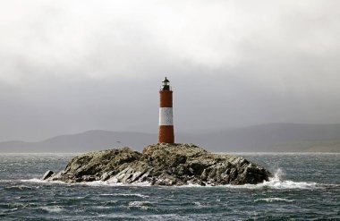 Les Eclaireurs Beagle Kanalı, Arjantin için dünyanın sonu deniz feneri. Deniz feneri inşa tuğla 23 Aralık 1920 günü açıldı ve hâlâ faaliyettedir. Ayrıca bir turistik 's.