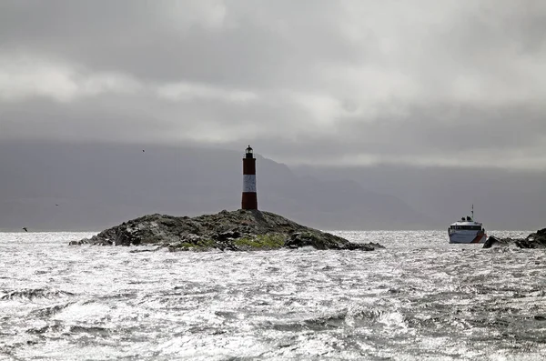 Beagle Kanalı Arjantin Eski Lighthouse Yakınındaki Yolcu Gemisi Beagle Channelis — Stok fotoğraf