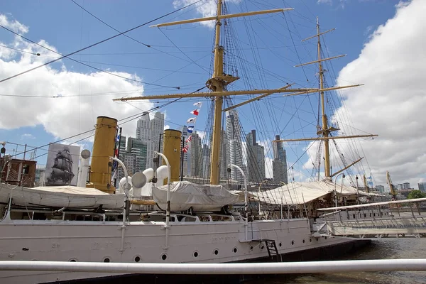 Puerto Madero Buenos Aires Argentina Med Nya Byggnader Och Fregatten — Stockfoto