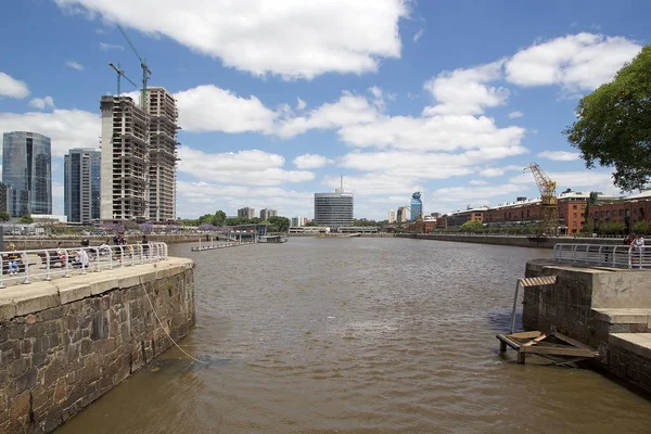 Novos Edifícios Residenciais Armazéns Reciclados Feitos Casas Elegantes Puerto Madero — Fotografia de Stock