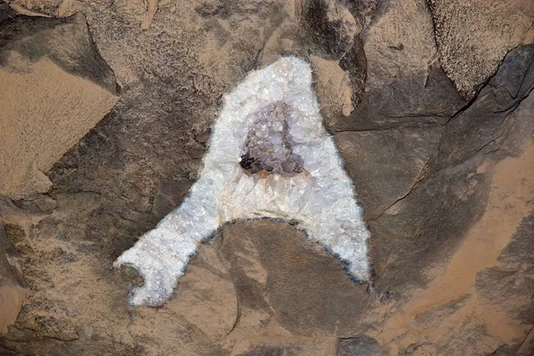 Amethist op de Wanda mijnen in de provincie Misiones, Argentinië. — Stockfoto