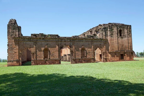 Ruinerna av Jesus de Tavarangue ligger i Itapua, Paraguay — Stockfoto