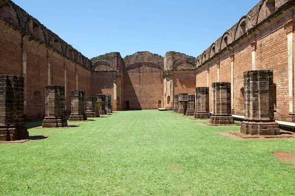 Ruinas de Jesús de Tavarangue localizadas en Itapua, Paraguay — Foto de Stock