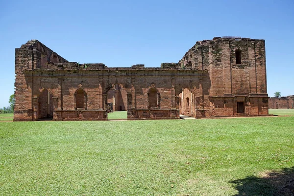Ruinerna av Jesus de Tavarangue ligger i Itapua, Paraguay — Stockfoto