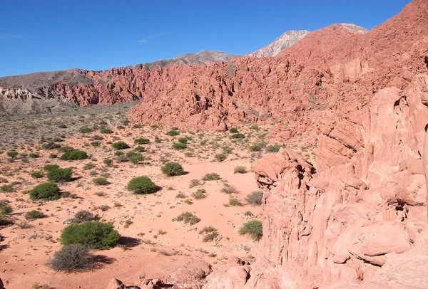 Dramatyczny górski krajobraz w pobliżu Uquia w Jujuy Province, Argentyna — Zdjęcie stockowe