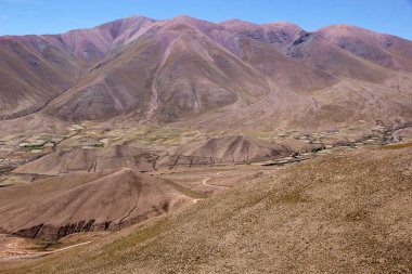 Salta ve Jujuy Eyaleti sınırında 4000 m yükseklikte Abra del Condor dağ geçidi, Arjantin