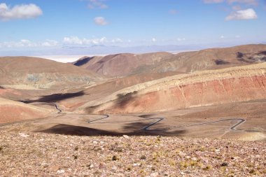 Cuesta del Lipan, Ulusal Route 52'nin zikzak ve dik bölümü, Jujuy Eyaleti, Arjantin