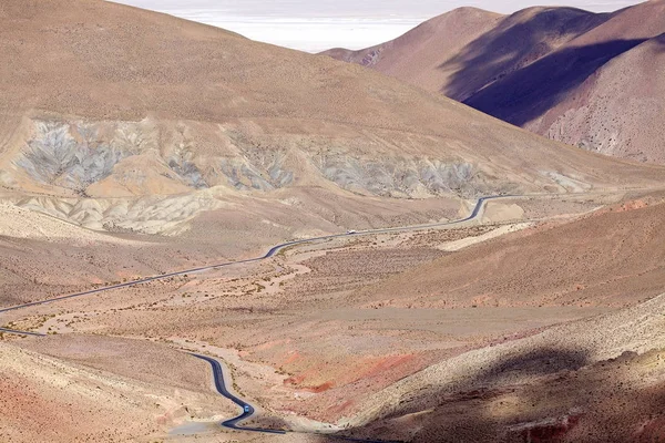 The Cuesta del Lipan, a zigzag and steep section of National Route 52, Province of Jujuy, Argentina — Stock Photo, Image