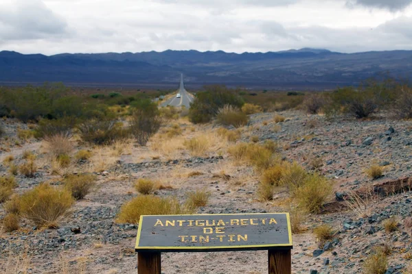 Das recta tin tin tin ist ein gerader abschnitt der autobahn 33, provinz salta, argentina — Stockfoto