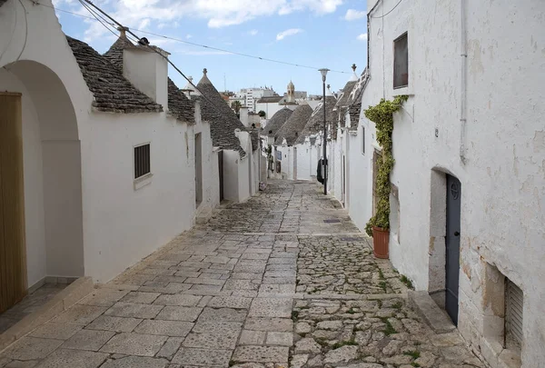 Trulli Κατά Μήκος Του Δρόμου Στο Alberobello Apulia Ιταλία Alberobello — Φωτογραφία Αρχείου