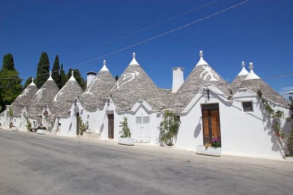 Trullo Por Calle Alberobello Apulia Italia Alberobello Una Pequeña Ciudad — Foto de Stock