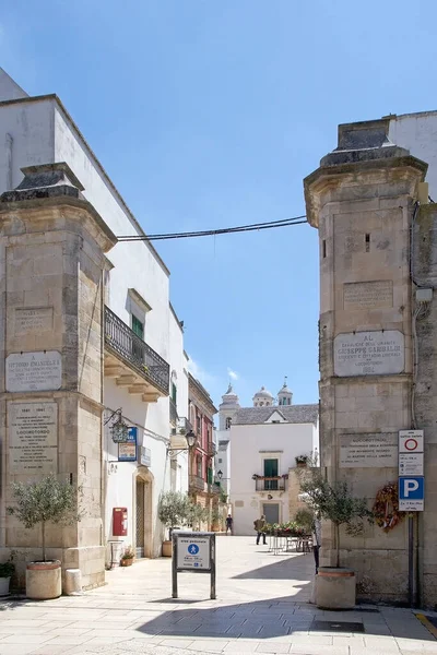 Locorotondo Πόρτα Στο Κέντρο Apulia Ιταλία Locorotondo Βρίσκεται Στη Νοτιοανατολική — Φωτογραφία Αρχείου