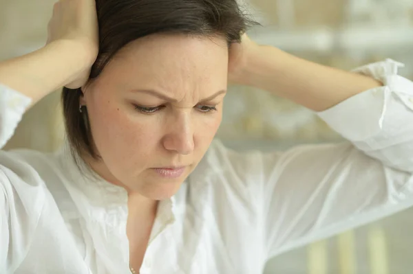 Mooie Jonge Vrouw Met Hoofdpijn — Stockfoto