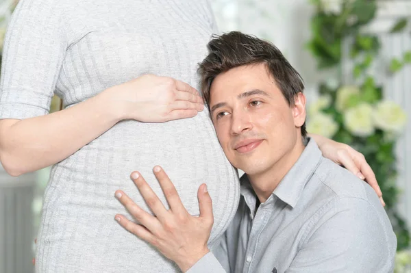 Happy Pregnant Woman Husband Posing Home — Stock Photo, Image