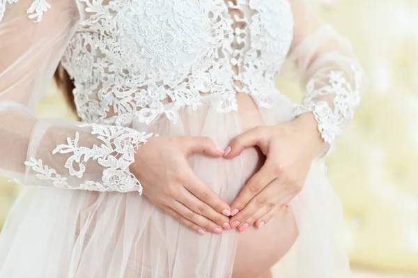 Beautiful Pregnant Woman Making Heart Sign — Stock Photo, Image