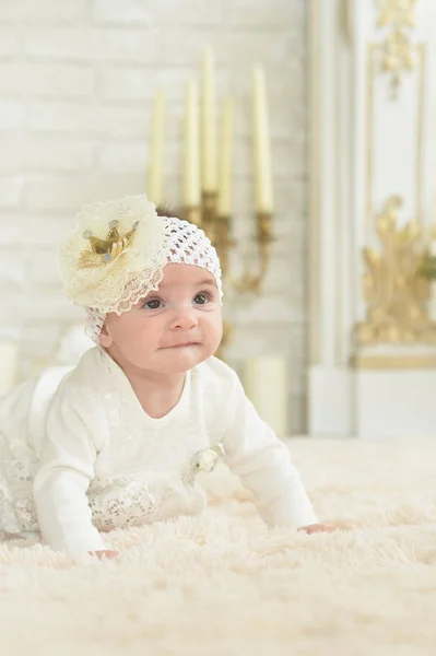 Bonito Adorável Bebê Menina Com Flor Cabeça — Fotografia de Stock