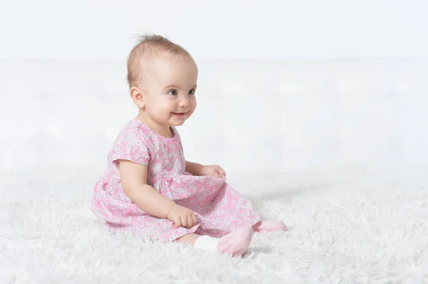 Bonito Pouco Bebê Menina Branco Cobertor Close View — Fotografia de Stock