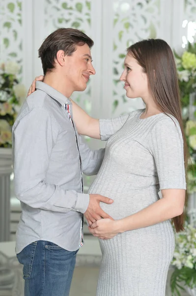 Happy Pregnant Woman Husband Posing Home — Stock Photo, Image