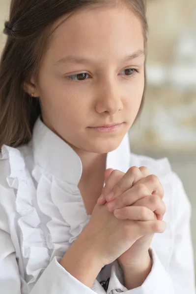 Portrait Cute Girl Praying Home — Stock Photo, Image