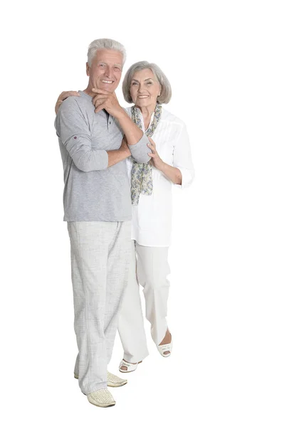 Ritratto Bella Coppia Anziana Che Abbraccia Isolato Sfondo Bianco — Foto Stock
