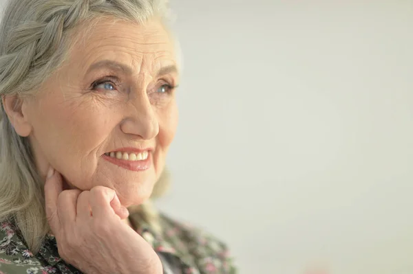 Nahaufnahme Porträt Einer Glücklichen Reifen Frau Hause — Stockfoto