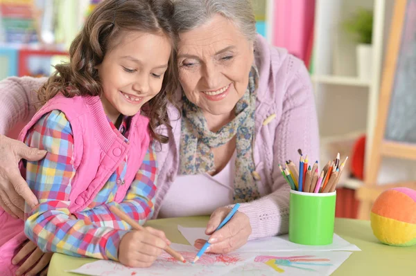 Ritratto Nonna Nipote Che Riuniscono Mentre Trovano Sul Pavimento — Foto Stock