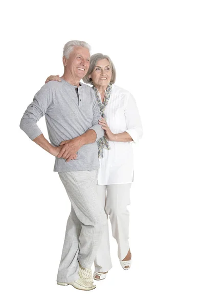 Ritratto Bella Coppia Anziana Che Abbraccia Isolato Sfondo Bianco — Foto Stock