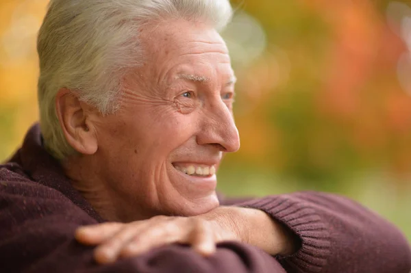 Close Portrait Senior Man Posing Blurred Autumn Park Background — Stock Photo, Image