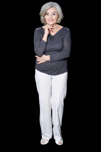 Felice Donna Anziana Posa Isolata Sullo Sfondo Posteriore — Foto Stock