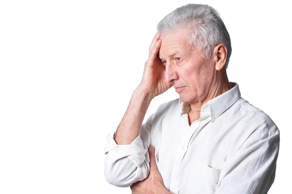 Triste Homem Sênior Roupas Casuais Posando Isolado Fundo Branco — Fotografia de Stock