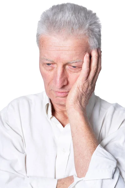Triste Uomo Anziano Abbigliamento Casual Posa Isolato Sfondo Bianco — Foto Stock