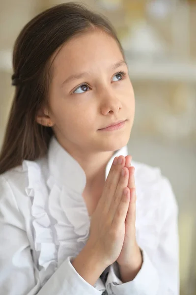Portrait Cute Girl Praying Home — Stock Photo, Image