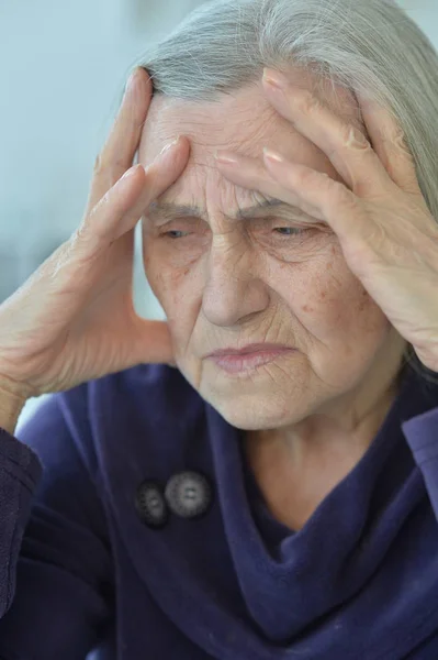 Close Portrait Sad Elderly Woman Hands Head — Stock Photo, Image