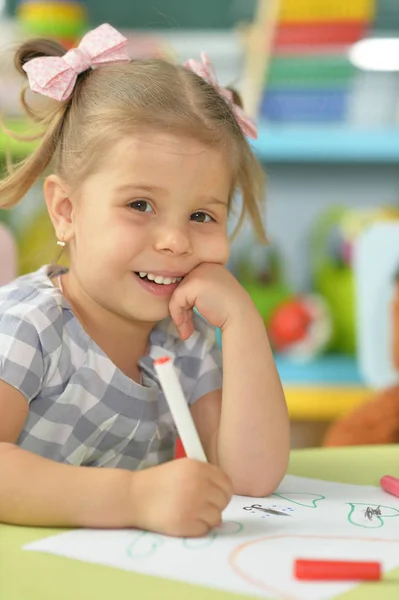 Cute Little Girl Drawing Felt Pen While Sitting Table Her — Stock Photo, Image