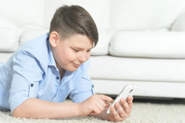 Young Boy Smartphone Playing Game Home — Stock Photo, Image